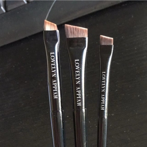 Pinceau Eyeliner à Tête Plate Marque Blanche Pinceau Sourcils Ultra Fin Logo Personnalisé Brosses à Maquillage Portable pour Contour des <span class=keywords><strong>Yeux</strong></span> et Sourcils - Product Image 1
