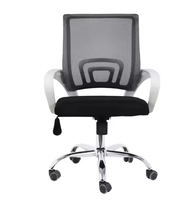 Chaise de conférence avec dossier en maille et accoudoirs fixes pour salle de formation, hôtel, commande en gros