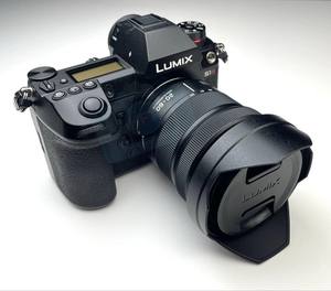 กล้องดิจิตอลมิเรอร์เลสฟูลเฟรม HFT Professional <span class=keywords><strong>Lumix</strong></span> DC-<span class=keywords><strong>S1R</strong></span> พร้อมเลนส์ S 20-60 มม. F3.5-5.6 ถ่ายวิดีโอ 4K - Product Image 1