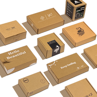 Boîtes postales en carton kraft ondulé de 2mm d'épaisseur pour le commerce électronique avec revêtement UV et doublure en éponge pour l'expédition en ligne