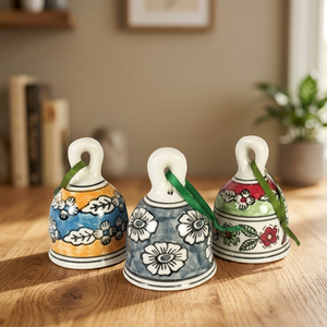 Campana de Cerámica, Decoraciones Navideñas Hechas a Mano, Estilo Tradicional con Cinta, Adorno para Colgar en la Pared, Decoración Interior, Patrón Floral de 3 Colores - Product Image 4