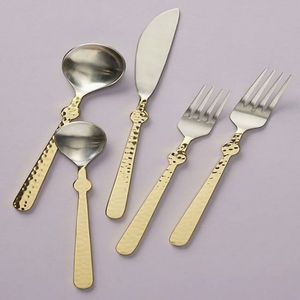 Ensemble de couverts 6 pièces en acier inoxydable martelé doré, écologique, moderne, finition poli miroir, comprenant couteaux, fourchettes et cuillères - Product Image 1