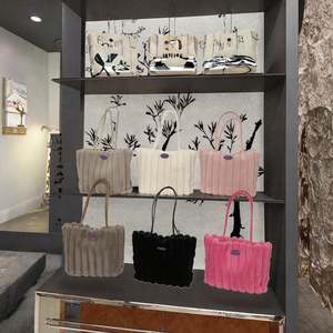 Bolso de Mano de Felpa para Otoño e Invierno, Bolso de Compras Informal, a Rayas, Versátil, de Gran Capacidad, Bolso de Mano de Felpa para Mujer - Product Image 3