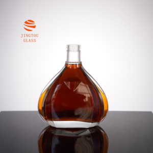 Bouteille <span class=keywords><strong>de</strong></span> vin en verre transparente en forme <span class=keywords><strong>de</strong></span> goutte d'eau personnalisable <span class=keywords><strong>de</strong></span> 650 ml, adaptée au brandy, au whisky, au <span class=keywords><strong>rhum</strong></span> - Product Image 1