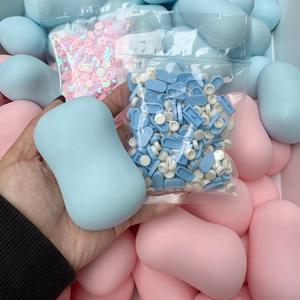 Balle anti-stress instantanée en plastique faite à la main, en forme <span class=keywords><strong>de</strong></span> pétale, remplie <span class=keywords><strong>de</strong></span> flocons, sans rebond, virale, ASMR, jouet souple et craquant - Product Image 6
