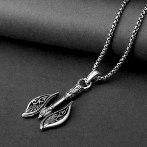 Collar gótico Vintage de acero inoxidable para hombre, collar con colgante de hacha de batalla vikinga Nórdica - Product Image 3