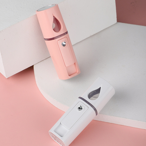 เครื่องพ่นละอองน้ำพกพาขนาดเล็กแบบ USB พร้อมเทคโนโลยี<span class=keywords><strong>นา</strong></span>โนและไมโครเคอร์เรนท์ ช่วยเพิ่มความชุ่มชื้น ใช้แบตเตอรี่ เหมาะสำหรับใช้ในบ้าน รถยนต์ และกลางแจ้ง - Product Image 2