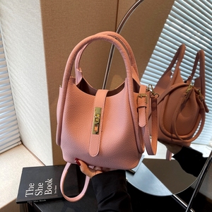 Quest'anno, le borse sono In. Nell'estate del 2025, c' è un secchio alla moda con design di nicchia e tracolla a spalla singola - Product Image 3