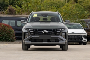 Hyundai <span class=keywords><strong>Tucson</strong></span> SUV 1.5T Voitures d'occasion Traction avant Hyundai <span class=keywords><strong>Tucson</strong></span> Hybride Pas cher Haute qualité Faible kilométrage Modèles classiques Bien entretenus - Product Image 4