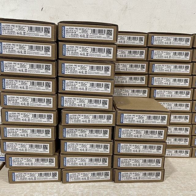 K8AK-PW2 Three Phase Voltage Monitoring Relay for Overvoltage Undervoltage Protection with DIN Rail Mounting