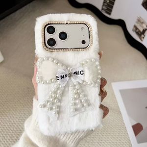 Funda de teléfono de piel de felpa de leopardo para iPhone con soporte para lente de cámara y funda de invierno suave y cálida con pompón peludo para niñas - Product Image 1
