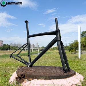 Cadre de vélo de course en carbone 700C ultraléger avec freins à disque, compatible pneus 32C et patte de dérivation UDH - Product Image 2