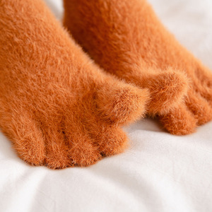 Chaussettes cinq doigts en velours de vison épais, couleur unie, chaudes, nouvelle conception, haute qualité, pour l'hiver - Product Image 2