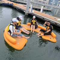Maßgefertigte Aufblasbare Plattform Halbrunde Aufblasbare Wasser-Sofa Pontons Schwimmende C-Dock Plattform
