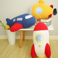 Série spatiale Oreiller de fusée créatif Jouet en peluche mignon Mini dessin animé Simulation d'astronaute Vaisseau spatial Fusée sous-marin Planète Jouet en peluche