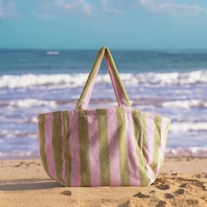 กระเป๋าชายหาดขนาดใหญ่ น้ำหนักเบา ลายโมโนแกรม  ออกแบบโลโก้ได้ตามต้องการ สำหรับใช้ได้ทั้งฤดูร้อน ฤดูหนาว และฤดูใบไม้ผลิ กระเป๋าชายหาดแบบสั่งทำส่วนตัว - Product Image 1