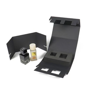 Boîte pliante pour parfum solide avec logo personnalisé, en matériau recyclé, dotée d'un revêtement intérieur en éponge et d'un insert en EVA spécialement conçu - Product Image 4