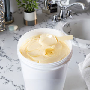 วิตามินซี ครีมลดเลือนริ้วรอย ฝ้า กระ จุดด่างดำ ผิวคล้ำ ผิวขาวกระจ่างใส - Product Image 3