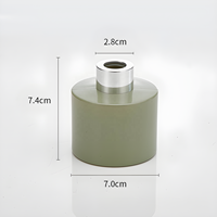 Bouteille diffuseur de parfum HONGYU de luxe 100 ml en verre rond, couleur personnalisée avec bouchon à vis plat et bâtonnets noirs