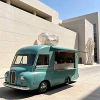 Food Truck à Démarrage Rapide - Camion de Restauration Rapide et de Chocolaterie, Disponible à la Vente à Tout Moment, Personnalisable et Conçu pour Être Conduit