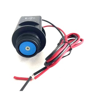 Cabezal electromagnético de autobloqueo por pulsos de 9V con montaje roscado para suministro y drenaje de agua, vapor y aire - Product Image 1