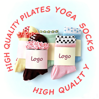 Chaussettes de Pilates personnalisées en coton jacquard pour jeunes, antidérapantes et mignonnes