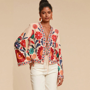 Blusa de Mujer con Mangas Kimono Bordadas con Flores, Cuello en V, Estilo Bohemio, Holgada, de Manga Larga para Primavera/Verano - Product Image 1