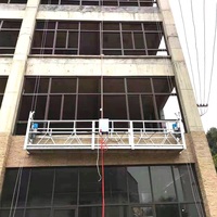 Système d'échafaudage auto-grimpant suspendu pour le nettoyage des fenêtres des bâtiments
