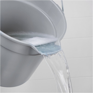 Rubbermaid BRUTE FG296300GRAY Comercial 10 Qt Cubos redondos de limpieza Cubo de plástico gris para limpieza - Product Image 3