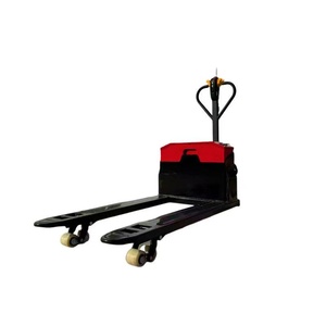 Un pequeño apilador de palés eléctrico con una capacidad de carga de 3 toneladas utilizado para el transporte de mercancías en el taller de la fábrica. - Product Image 2