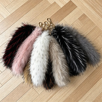 Pendentif en fausse fourrure de raton laveur et queue de renard, porte-clés, bijou, pendentif en peluche pour sac, accessoires de cosplay et de performance
