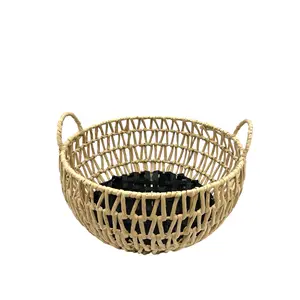 Las cestas de cuerda de papel tejidas a mano más populares se utilizan para almacenar artículos para la decoración del hogar y dulces de Navidad