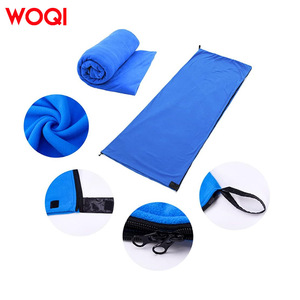 Sac de couchage léger Woqi bleu en polaire, style enveloppe, pour le camping, la randonnée, le trekking et les voyages, avec sac de transport - Product Image 3