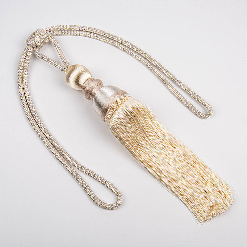 สีขาวนวล