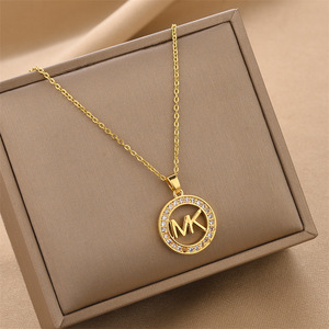 Yeni 18K altın kaplama 316L paslanmaz çelik kolye elmas yuvarlak mektup <span class=keywords><strong>MK</strong></span> kolye kolye düğün sevgililer günü hediyesi için - Product Image 2