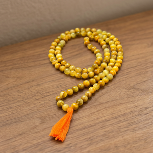 Cuentas de Oración de Cristal Pulido de Forma Irregular con Temática Budista, Hechas a Mano, Ecológicas, de Piedra Semipreciosa, con Borla Naranja - Product Image 1