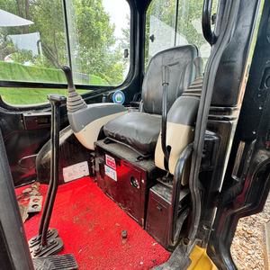 Mini-excavatrice sur chenilles CAT303C d'occasion de 3 tonnes, directement de l'usine, moteur et pompe Caterpillar japonais pour travaux agricoles et de construction - Product Image 6