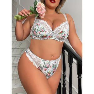Ensemble de lingerie grande taille pour femmes aux poitrines généreuses, conçu pour flatter et soutenir la zone des aisselles, offrant un soutien et une maintien optimal. - Product Image 4