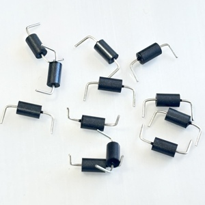 Chì Ferrite hạt EMI Choke cuộn cảm ba thiết bị đầu cuối LC Lọc coban dựa vô định hình rộng ban nhạc đàn áp thành phần - Product Image 5