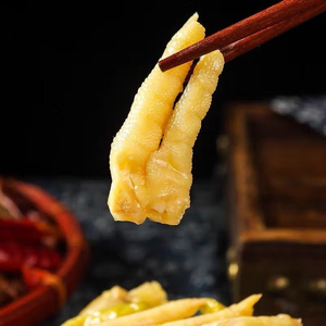 Snacks asiatiques en gros avec saveur chinoise, <span class=keywords><strong>pattes</strong></span> <span class=keywords><strong>de</strong></span> <span class=keywords><strong>poulet</strong></span> marinées au poivre 100g, <span class=keywords><strong>pattes</strong></span> <span class=keywords><strong>de</strong></span> <span class=keywords><strong>poulet</strong></span> épicées - Product Image 3