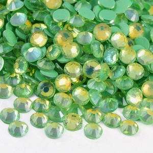 Strass en verre lumineux Oleeya Factory SS6-SS30, couleurs opale, 100 grosses unités, diamants pour ongles, cristal Pixie qui brille dans le noir pour l'art des ongles DIY - Product Image 2