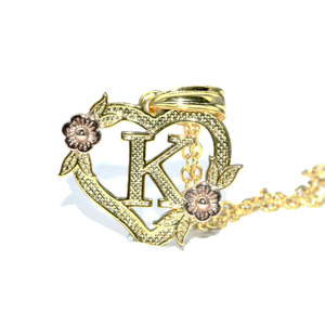 Nuovo arrivo lettera A-Z intarsio amore ciondolo cuore placcatura Color oro decorazione floreale collana donna moda - Product Image 2