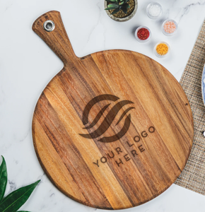 Planches à charcuterie en bois gravées sur mesure (certifiées FSC) - Product Image 5