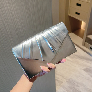 Nuevo Bolso de Mano Cuadrado Pequeño de Moda, Diseño Brillante en Cuero, Bolso de Hombro o Cruzado para Mujer - Product Image 2