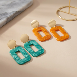 Boucles d'oreilles en résine tendance d'Inde, bijoux faits à la main pour femmes, look classique pour mariage, dernières tendances en matière de parures de bijoux. |   Artisanat en résine - Product Image 1