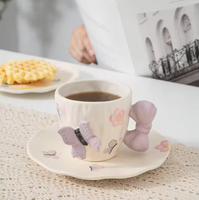 Vente en gros de tasses à café en céramique personnalisées avec poignée en forme de papillon, design vintage rétro avec logo pour cadeau de café