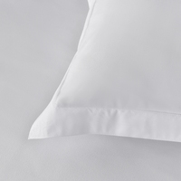 Vente en gros de taie d'oreiller personnalisée en polyester brossé blanc, nouvelle qualité hôtelière, forme rectangulaire à motif solide pour la maison et l'hôpital