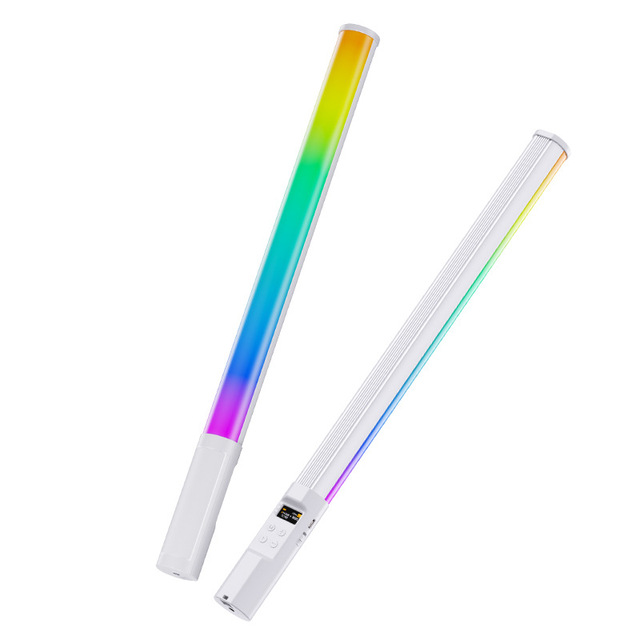 High Quality RGB Handheld LED Video Light Wand Stick Photography Lighting Built-in Battery Adjustable Color 2500K-9900K CRI