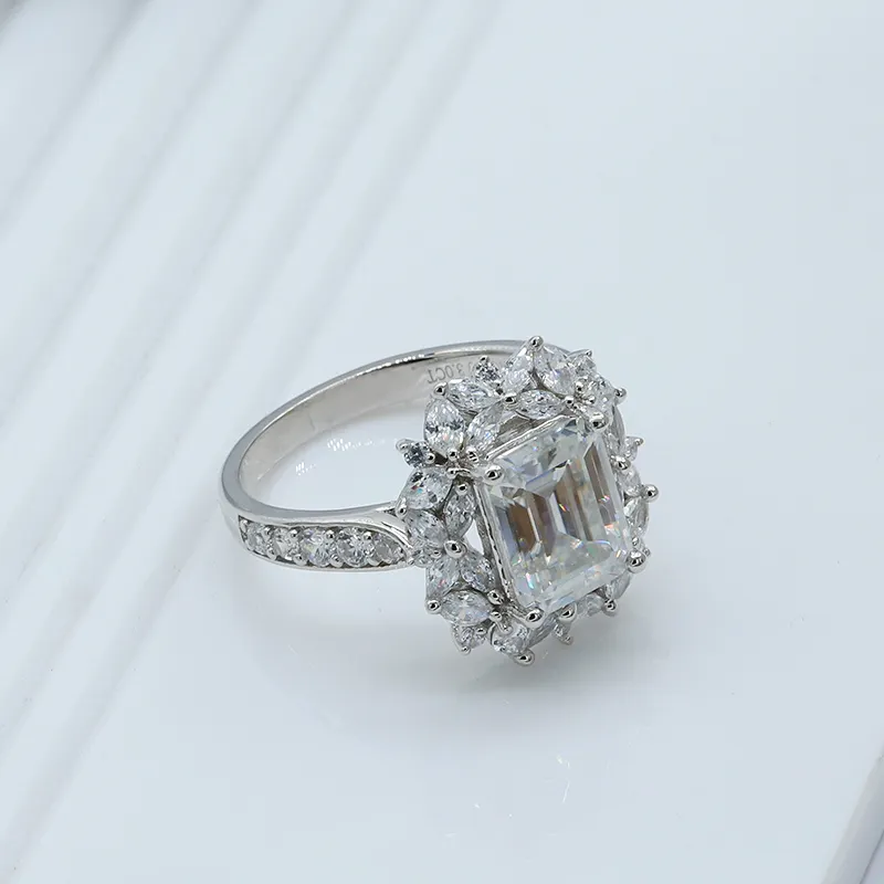 Yingzheng grosir cincin perhiasan pertunangan VVS cincin moissanite zamrud 925 berlapis perak warna D perhiasan mossanite