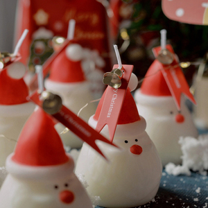 Bougie parfumée personnalisable en forme de Père Noël, infusée aux huiles essentielles naturelles, pour la préparation de Noël - Product Image 5
